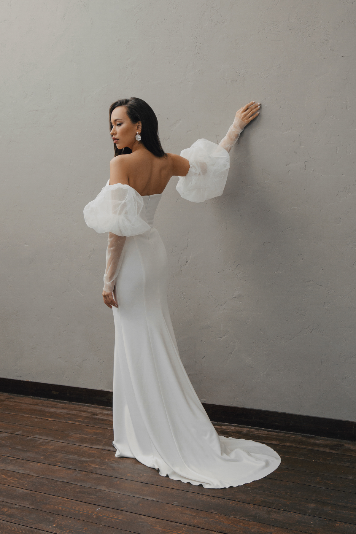 Fit and flare wedding dress with detachable sleeve