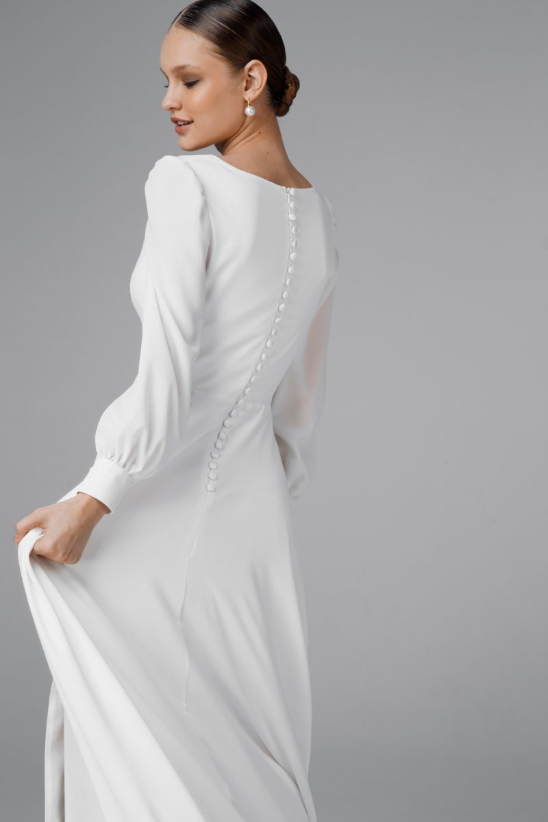 V-neck chiffon wedding dress with slit
