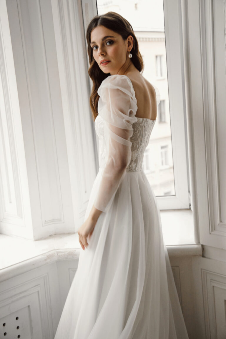 Romantic tulle wedding dress