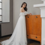 Off the shoulder tulle wedding dress – Mia