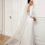 Minimalist low back wedding dress – Viola