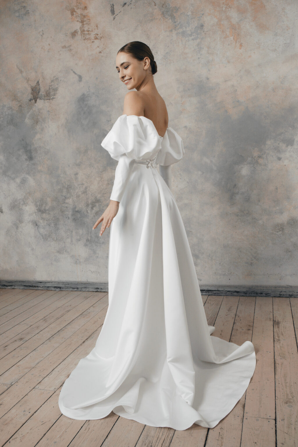 Elegant Short Detachable Satin Wedding Dress
