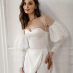 Satin wedding dress with detachable sleeves – Loretta