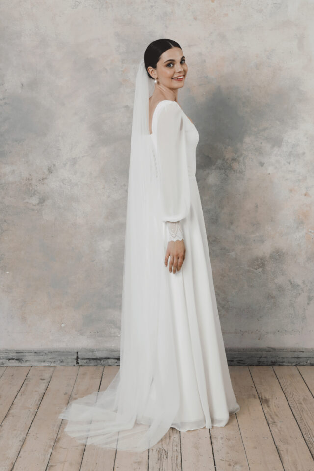 Simple and elegant wedding dress with long sleeves - Emily • Piondress