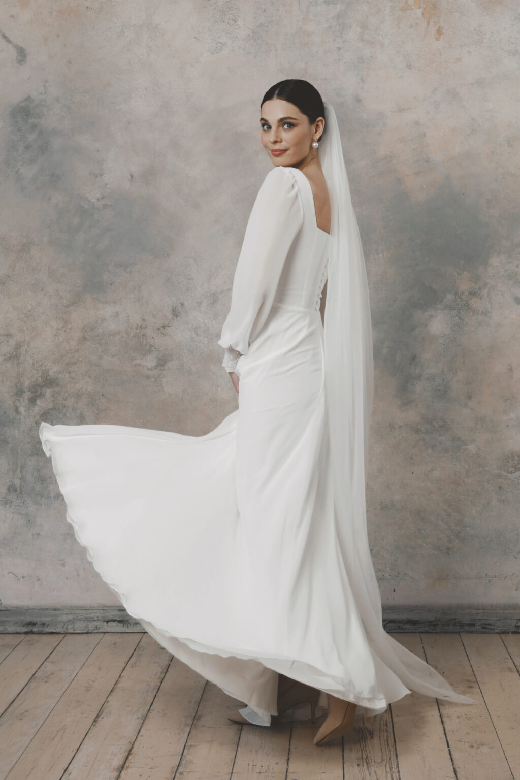Simple and elegant wedding dress with long sleeves - Emily • Piondress