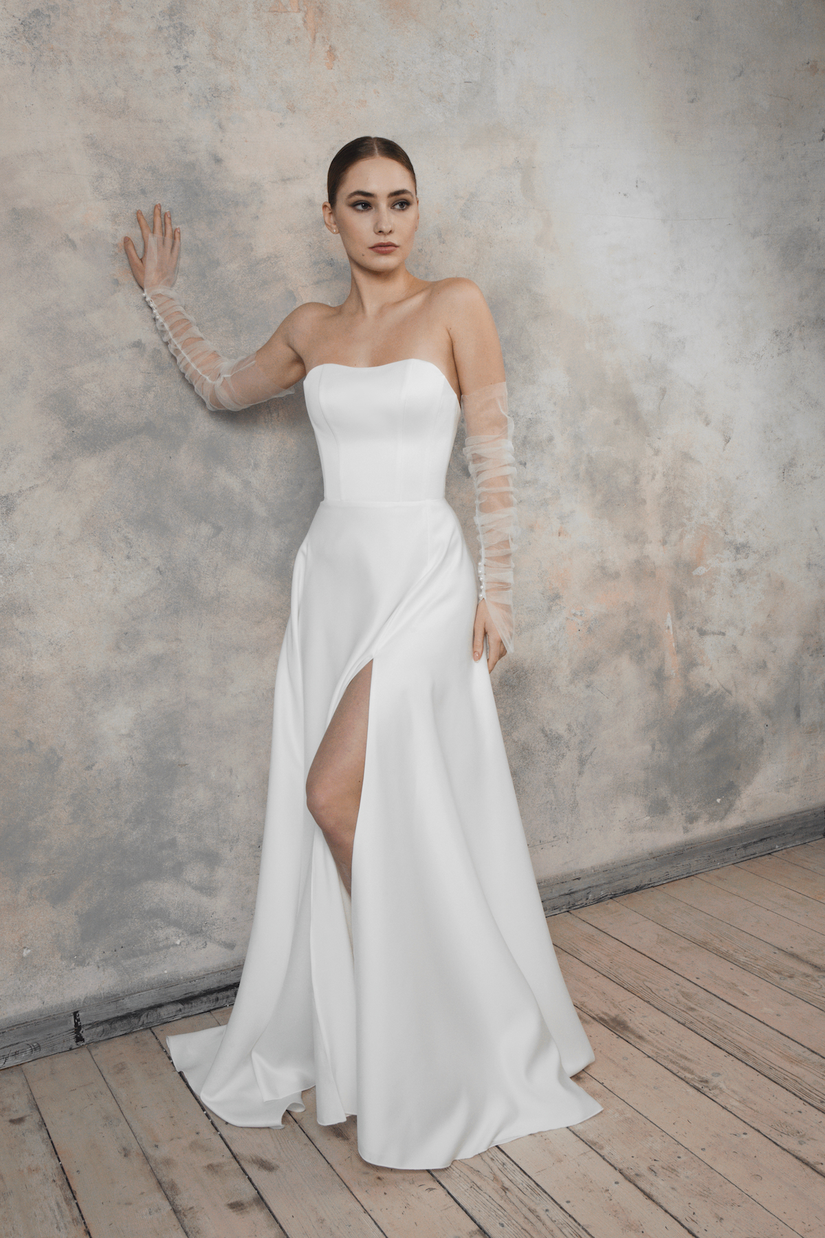 Satin corset wedding dress with slit – Kristen • Piondress