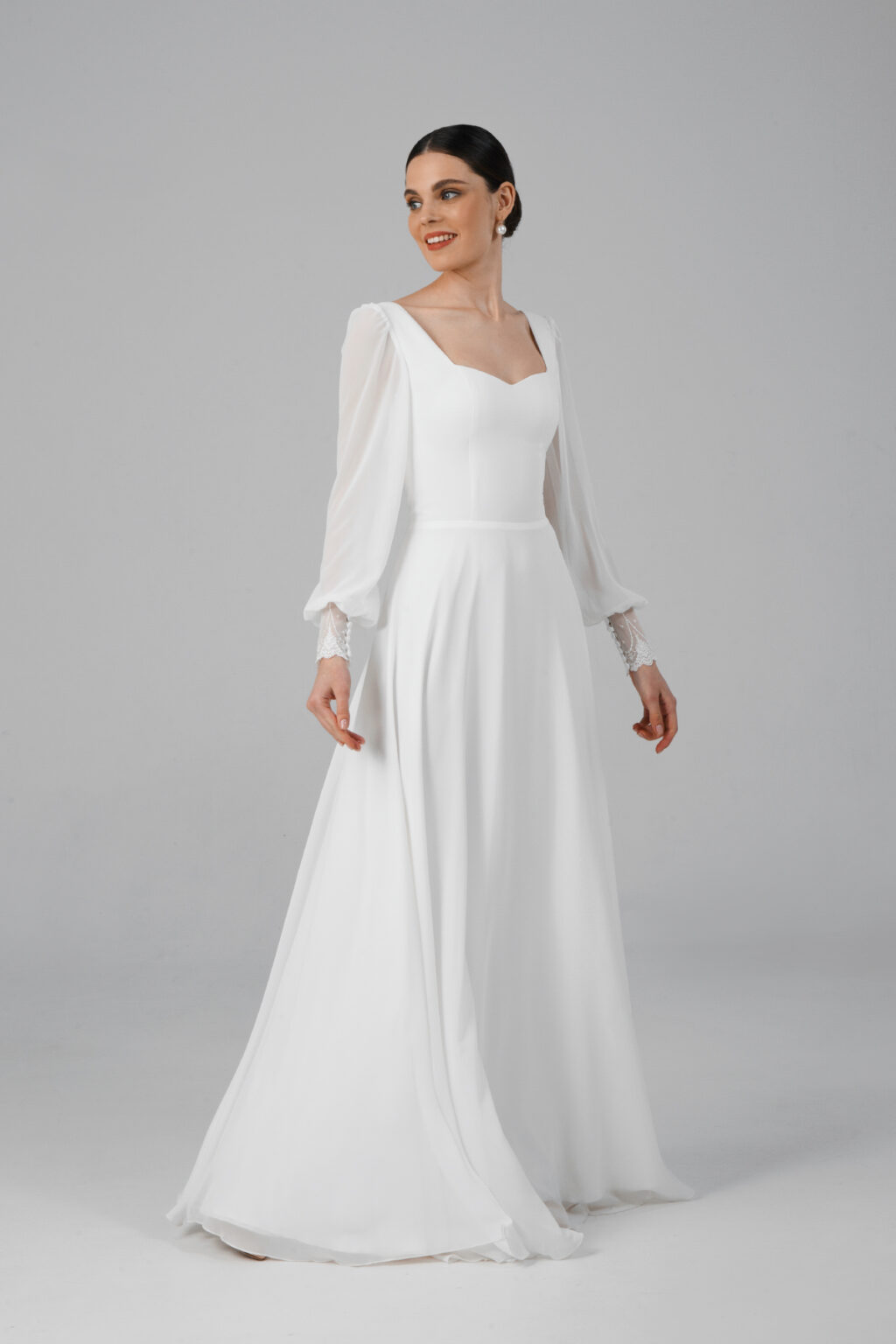 Simple and elegant wedding dress with long sleeves - Emily • Piondress