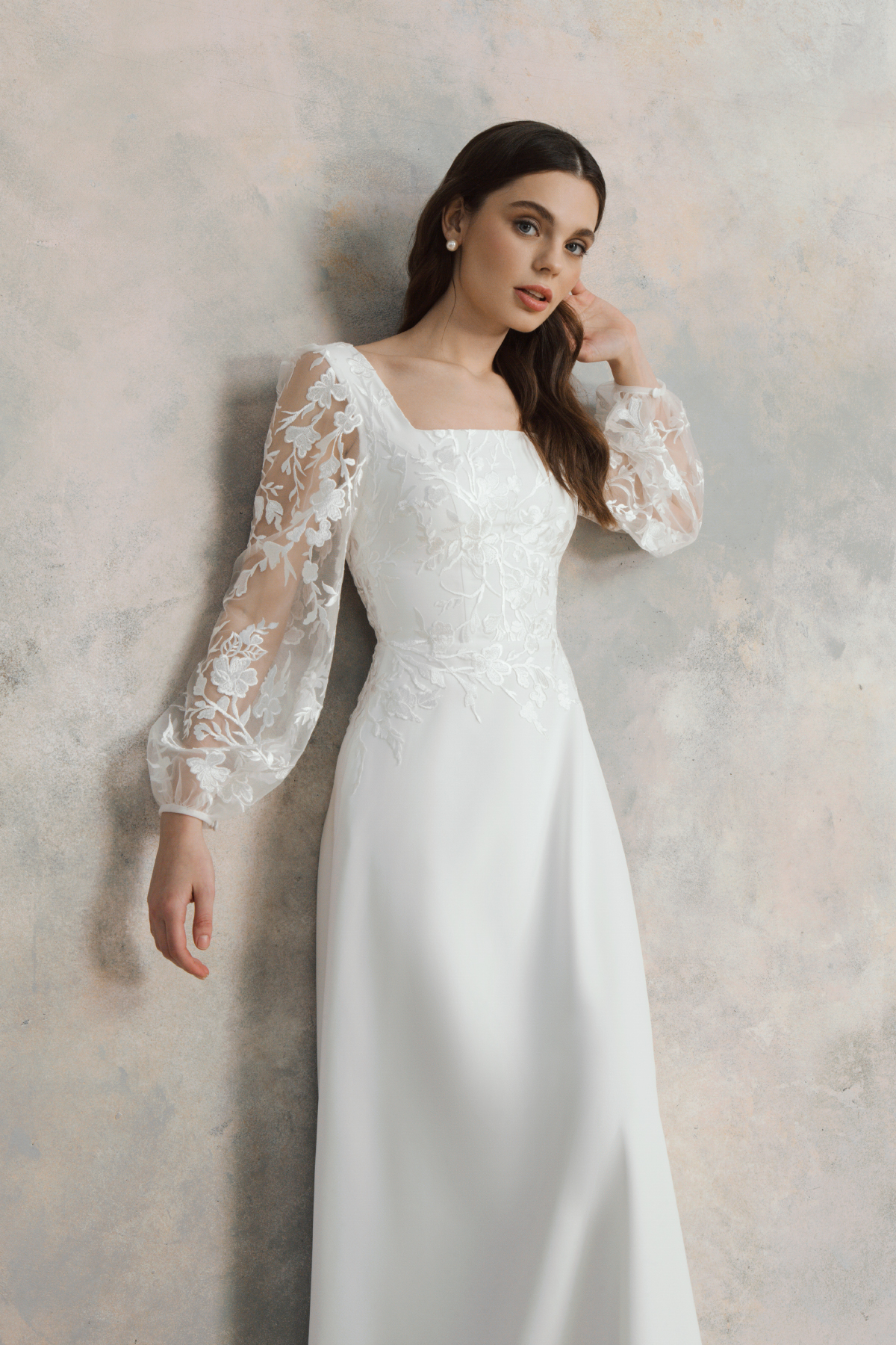 Square neck wedding dress with puff sleeves - Michaela • Piondress