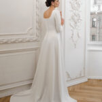 Elegant crepe wedding dress with long sleeves - Elizabeth