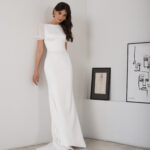 Minimalist Wedding Dress with Puff Sleeves – Mirella
