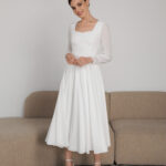 Elegant Tea-Length Wedding Dress with Long Chiffon Sleeves and Sweetheart Neckline – Alba